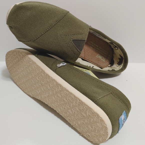TOMS Olive Canvas Men's Classics - Picture 2 of 5